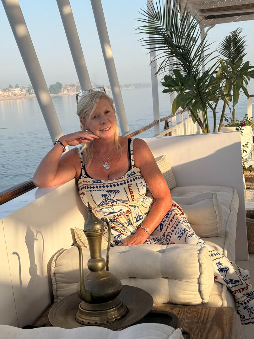 Deb - founder of Soul Healing Aligning New Earth